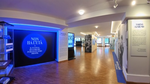 “Non ha l’età”: il Festival di Sanremo delle origini rivive in bianco e nero. Mostra prorogata fino al 2 gennaio 2026