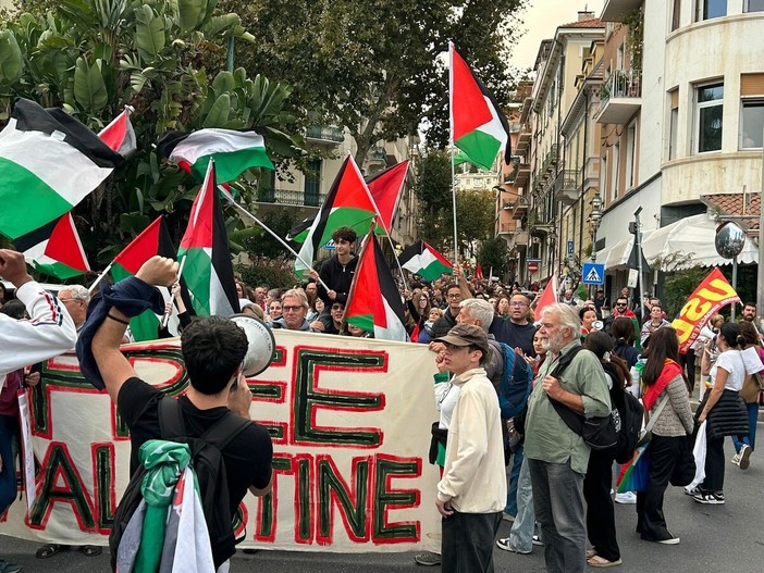 Rifondazione Comunista risponde al Team Vannacci: "Non accettiamo lezioni di umanità da chi rappresenta la destra" Rifondazione Comunista risponde al Team Vannacci: "Non accettiamo lezioni di umanità da chi rappresenta la destra"