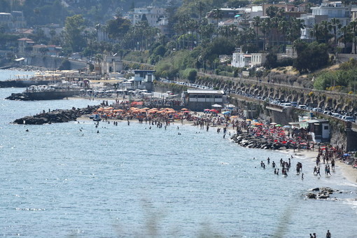 Concessioni demaniali marittime, gli imprenditori balneari sulle barricate: “Manifesteremo contro il governo”