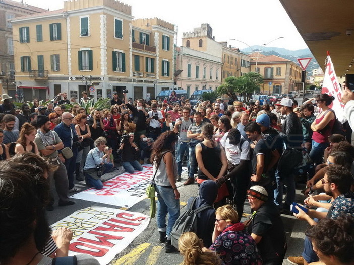 Ventimiglia: manifestazione del 14 luglio, l'Amministrazione dice no e chiede l'appoggio della Prefettura (Video) Ventimiglia: manifestazione del 14 luglio, l'Amministrazione dice no e chiede l'appoggio della Prefettura (Video)