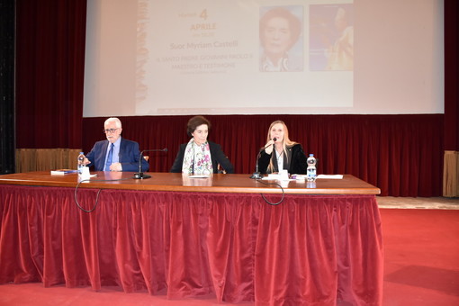 Sanremo: con Suor Myriam Castelli la figura di San Paolo Giovanni II ai 'Martedì Letterari' del Casinò (Foto e Video) Sanremo: con Suor Myriam Castelli la figura di San Paolo Giovanni II ai 'Martedì Letterari' del Casinò (Foto e Video)