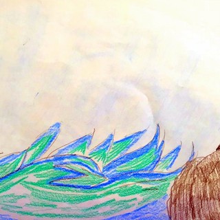 Una bambina dai capelli rossi affacciata sulle onde minacciose del mare di Sanremo: il racconto di Enzo Iorio nei disegni dei bambini