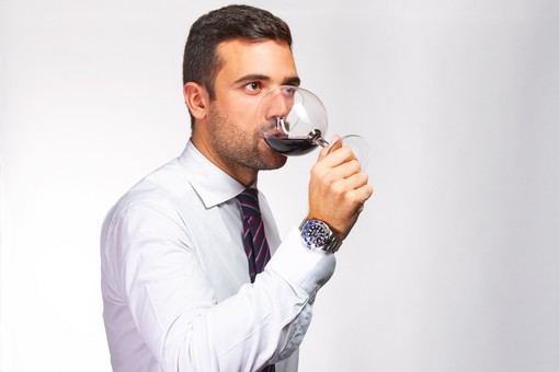 Diventare Sommelier: a Sanremo un’occasione per amanti del vino e professionisti del settore Diventare Sommelier: a Sanremo un’occasione per amanti del vino e professionisti del settore