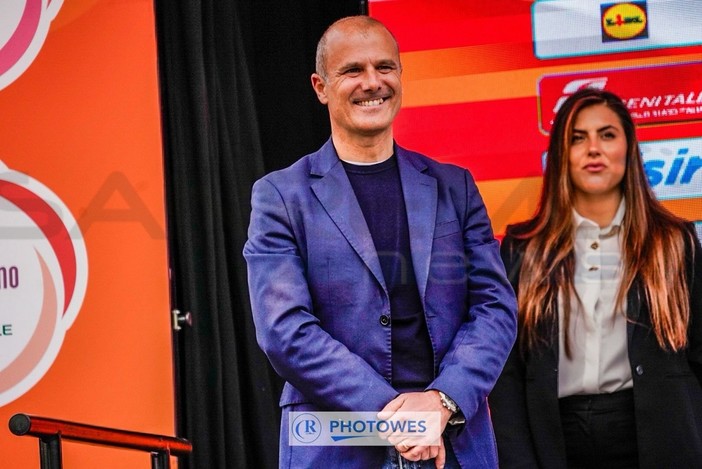 Sanremo, mani e storie dei grandi del ciclismo: prende forma la Walk of Fame della Classicissima