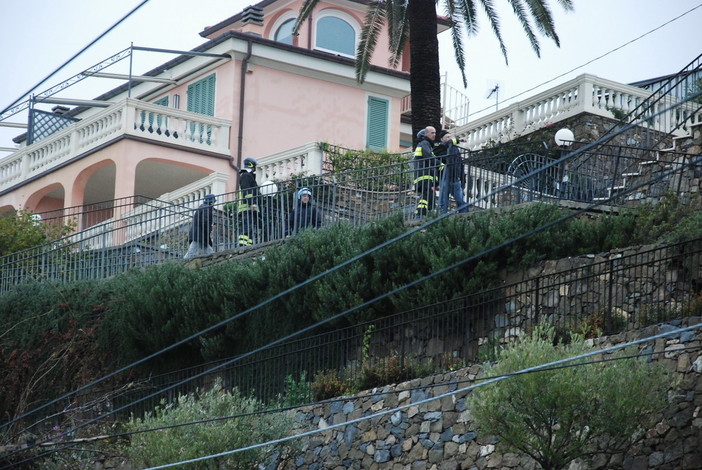 Sanremo: rimarrà chiusa diversi giorni la statale Aurelia per la frana in zona La Vesca, servono lavori importanti Sanremo: rimarrà chiusa diversi giorni la statale Aurelia per la frana in zona La Vesca, servono lavori importanti