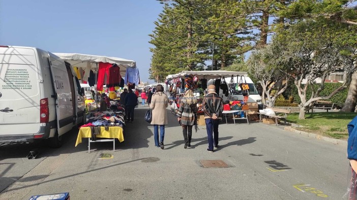 Le immagini dal mercato di Bordighera