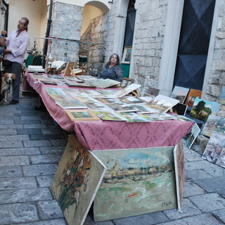 Sanremo: 'Mercatino dell'Antiquariato' prima in piazza Muccioli e poi nella Pigna Sanremo: 'Mercatino dell'Antiquariato' prima in piazza Muccioli e poi nella Pigna
