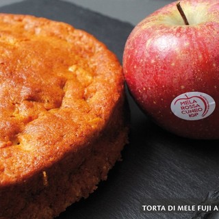 MercoledìVeg di Ortofruit: oggi prepariamo la torta di mele Fuji all'acqua