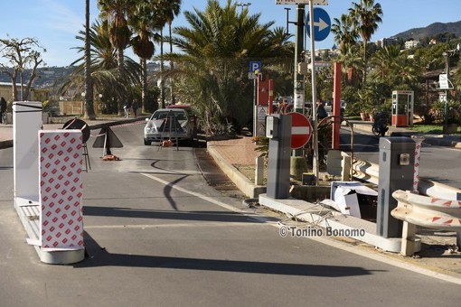 Sanremo: sono iniziati i lavori per installare gli impianti del parcheggio di lungomare Calvino e piazzale Dapporto Sanremo: sono iniziati i lavori per installare gli impianti del parcheggio di lungomare Calvino e piazzale Dapporto