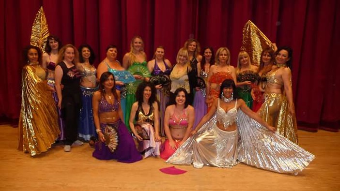 Santo Stefano al Mare: il gruppo di danza orientale Nadija's Oriental Dancers anima la Selezione Regionale di Miss Miluna