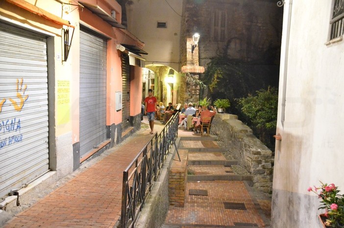 Sanremo: residenti e commercianti del centro storico "Grazie alle forze dell'ordine, ora si vive in modo più tranquillo!" Sanremo: residenti e commercianti del centro storico "Grazie alle forze dell'ordine, ora si vive in modo più tranquillo!"