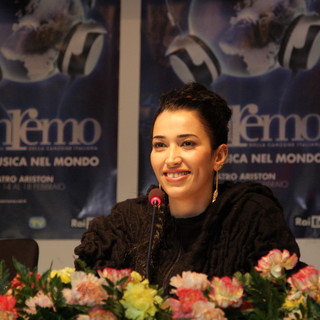 Festival di Sanremo: Nina Zilli mostra semplicità e femminilità, "Non mi aspetto di vincere"