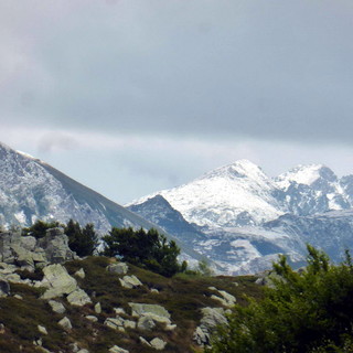 Nevicate nella zona di Garessio con calo delle temperature e clima quasi invernale (Foto)