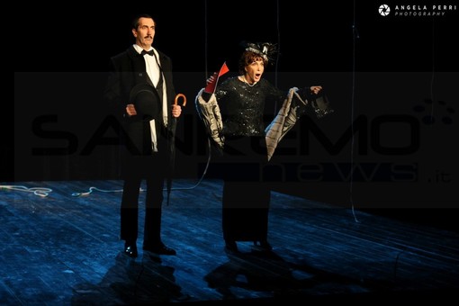 Sanremo: ieri sera al Teatro dell'Opera del Casinò la commedia 'Nudi e Crudi', le foto di Angela Perri Sanremo: ieri sera al Teatro dell'Opera del Casinò la commedia 'Nudi e Crudi', le foto di Angela Perri