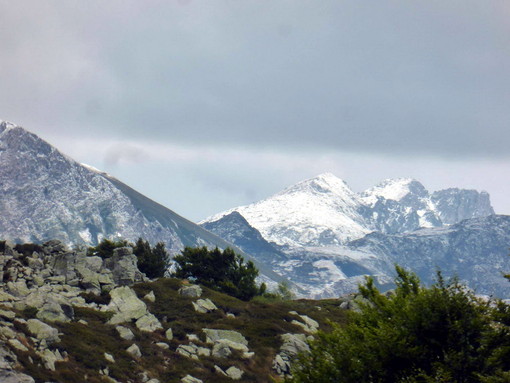 Nevicate nella zona di Garessio con calo delle temperature e clima quasi invernale (Foto)