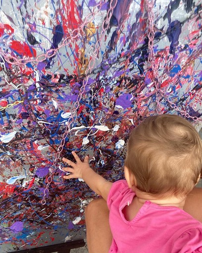 A Ospedaletti il vernissage della piccola Neve Diana e Soraya Arianna Cordaro