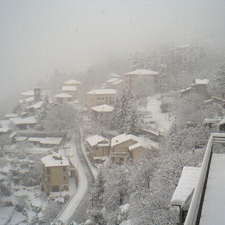 Triora: la foto della forte nevicata in atto in Valle Argentina