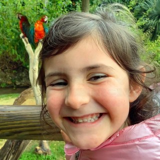 Seborga: la piccola Nicole Gorni di soli 6 anni ha vinto il premio 'Floranga' per le composizioni floreali