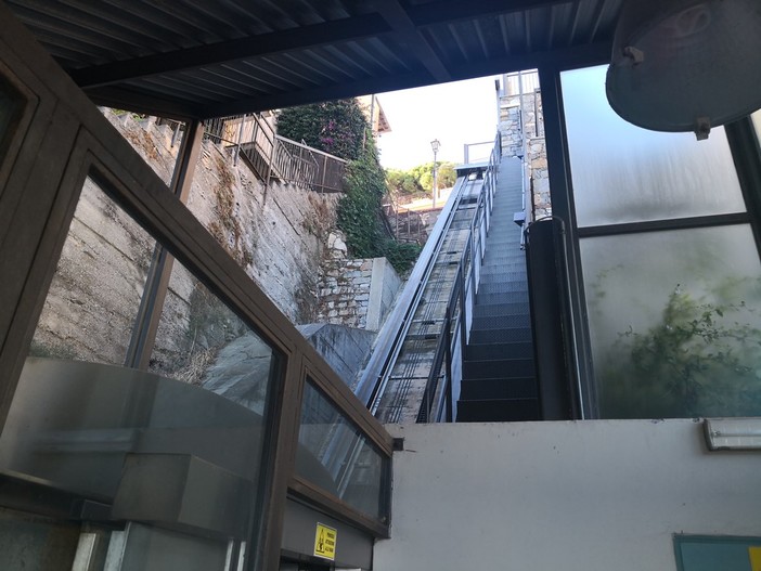 Imperia: oltre 92mila euro stanziati per la manutenzione dei tre ascensori inclinati che collegano Borgo Marina al Parasio