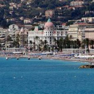 Nizza: automobilisti italiani fate attenzione, la 'video verbalizzazione' sta facendo molte vittime Nizza: automobilisti italiani fate attenzione, la 'video verbalizzazione' sta facendo molte vittime