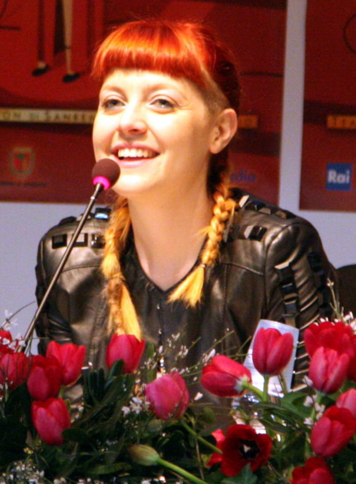 #sanremo 2014: Noemi dal Palafiori "Il festival è bello in ogni suo aspetto e il pubblico reagisce bene"