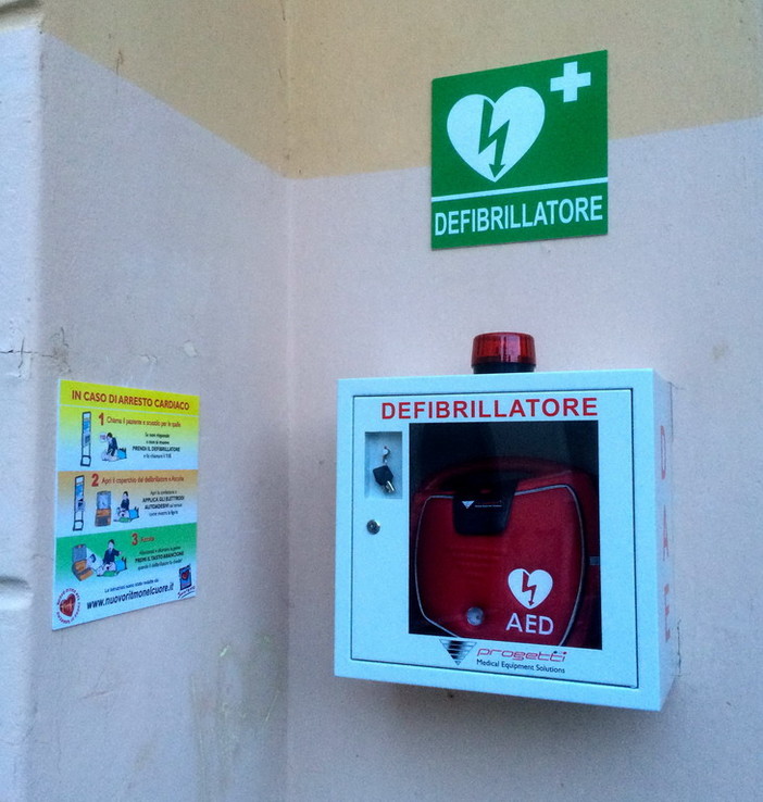 Ventimiglia: un defibrillatore all’associazione Ventimiglia Volley da installare all’interno del Palaroja