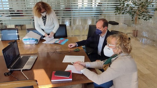 Il sindaco di Cervo Lina Cha nominata presidente del 'Comitato Tecnico' di Rivieracqua: "Ai cittadini va garantito il miglior servizio possibile" Il sindaco di Cervo Lina Cha nominata presidente del 'Comitato Tecnico' di Rivieracqua: "Ai cittadini va garantito il miglior servizio possibile"