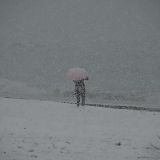 Allerta meteo fino a domani sulla nostra provincia: in arrivo la neve questa sera, i Sindaci consigliano di stare a casa (Aggiornamento e Video)