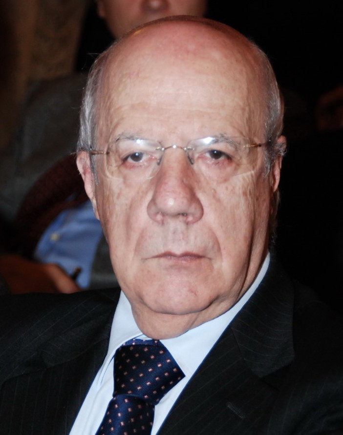 L'ex assessore Nicola Falciola sostiene di non aver parlato da medico ma da politico