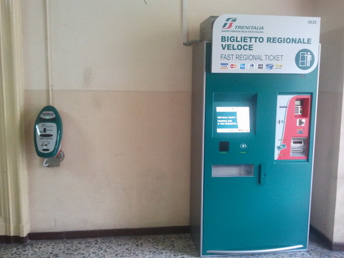 Imperia: ecco le macchine obliteratrici installate da Trenitalia, presente all'inaugurazione Giancarlo Manti (PD)