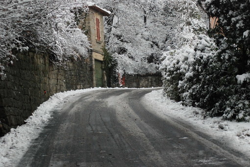 Maltempo: nevica sulle statali 20 e 28, ma anche a San Romolo e Monte Bignone, 50 cm a Triora! Maltempo: nevica sulle statali 20 e 28, ma anche a San Romolo e Monte Bignone, 50 cm a Triora!
