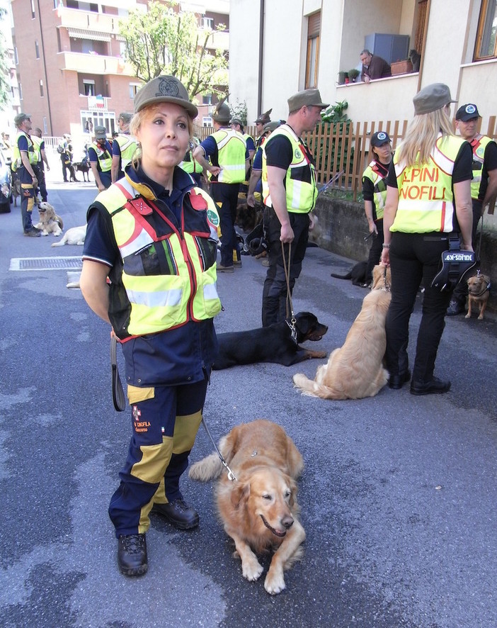 Imperia: c'era anche il Nucleo Cinofilo da Soccorso "ALPHA" all'Adunata Nazionale degli Alpini di domenica ad Asti