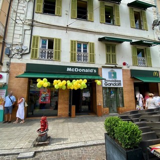 Il nuovo McDonald's di piazza Colombo