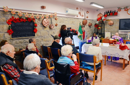 Apricale: martedì scorso la Messa e la festa di Natale per gli ospiti della Casa di Riposo 'Anselmo Pisano' (Foto)