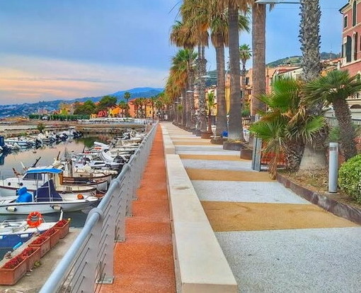 Riva Ligure, riaperta completamente la passeggiata a mare: Giuffra, "Non è stata una passeggiata, ora inizia una nuova stagione" Riva Ligure, riaperta completamente la passeggiata a mare: Giuffra, "Non è stata una passeggiata, ora inizia una nuova stagione"