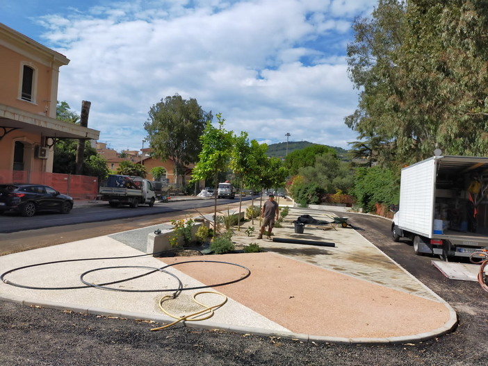 Diano Marina: da domani sull'ex sedime ferroviario quaranta nuovi parcheggi a disposizione (Foto) Diano Marina: da domani sull'ex sedime ferroviario quaranta nuovi parcheggi a disposizione (Foto)
