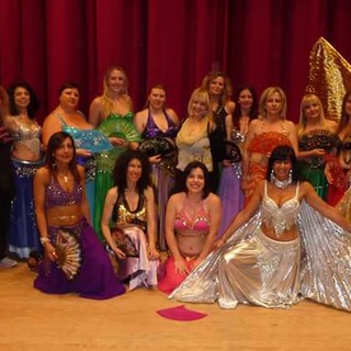 Santo Stefano al Mare: il gruppo di danza orientale Nadija's Oriental Dancers anima la Selezione Regionale di Miss Miluna