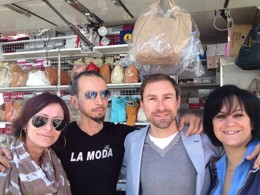 Elezioni Amministrative Bordighera: il candidato Patrick Novembre oggi al mercato del giovedì