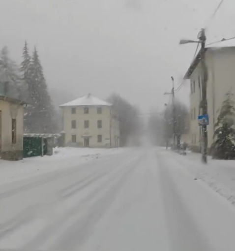 Maltempo: riaperta intorno alle 16.30 la statale 28 all'altezza del colle di Nava