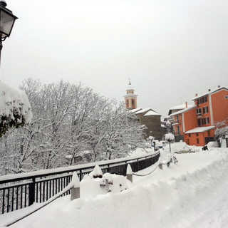 Continua a nevicare nell'entroterra di Imperia: le foto di stamani a Montegrosso Pian Latte