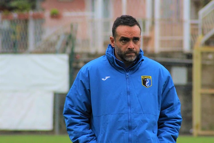 Imperia calcio, riunione urgente della dirigenza: esonerato Nicola Ascoli. Si valuta il nome del successore Imperia calcio, riunione urgente della dirigenza: esonerato Nicola Ascoli. Si valuta il nome del successore