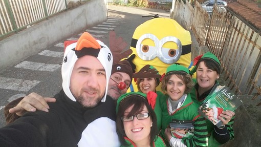 Arma di Taggia: conto alla rovescia per “Natale a Villa Boselli”. Elfi, Minion, renna e pinguino portano i saluti di Babbo Natale nelle scuole Arma di Taggia: conto alla rovescia per “Natale a Villa Boselli”. Elfi, Minion, renna e pinguino portano i saluti di Babbo Natale nelle scuole
