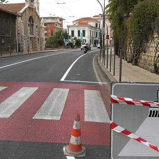 Sanremo: segnaletica orizzontale, terminato il lavoro in corso Matuzia e al Borgo (Foto)