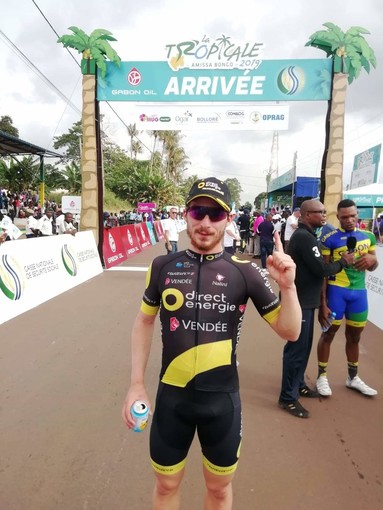 Il dianese Niccolò Bonifazio vince la prima tappa della Tropicale Amissa Bongo, battuti Manzin e Greipel