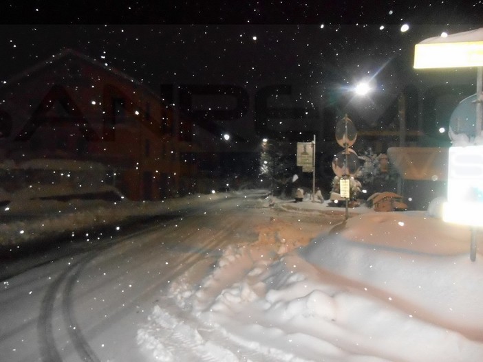 Fitta nevicata ieri sul Colle di Nava: le foto di ieri sera sulla SS28 ed il panorama del Faudo nelle foto di Stefano Sciandra Fitta nevicata ieri sul Colle di Nava: le foto di ieri sera sulla SS28 ed il panorama del Faudo nelle foto di Stefano Sciandra