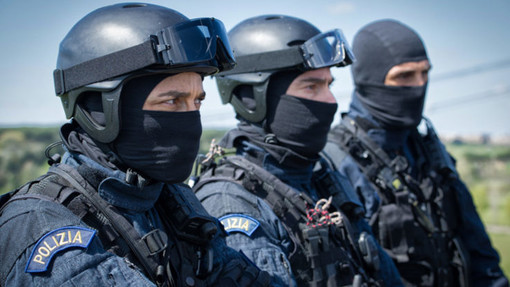 Bordighera: arrestato dalla Polizia vicino alla città delle palme il latitante anarchico Luca Dolce Bordighera: arrestato dalla Polizia vicino alla città delle palme il latitante anarchico Luca Dolce