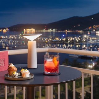NH La Spezia, The Red Lighthouse Rooftop Bar NH La Spezia, The Red Lighthouse Rooftop Bar