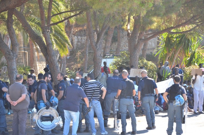 Ventimiglia: l'ordine dei giornalisti interviene sul tentativo di bloccare una telecamera al confine Ventimiglia: l'ordine dei giornalisti interviene sul tentativo di bloccare una telecamera al confine