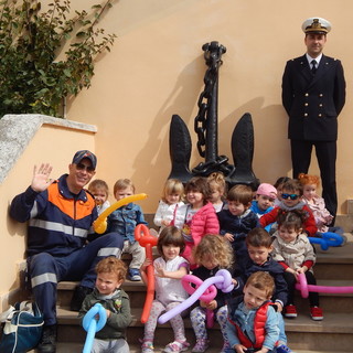 Sanremo: i bimbi del Nido 'La Nuvola' alla scoperta dell'affascinante mondo della Capitaneria di Porto