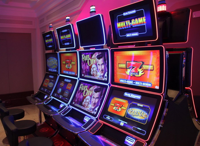 Sanremo: si sente l'assenza del poker e calano gli incassi del Casinò, tengono solo le slot machine